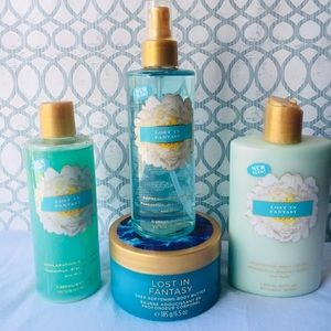 [NEW] 4 piece lost in fantasy set Victoria Secret